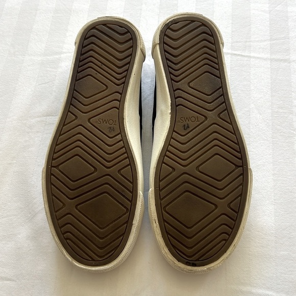 TOMS Women’s Fenix tarmac olive leopard print slip on matte canvas sneakers - Picture 5 of 5